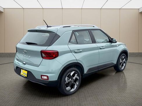 New 2026 Hyundai Venue SEL FWD image 4