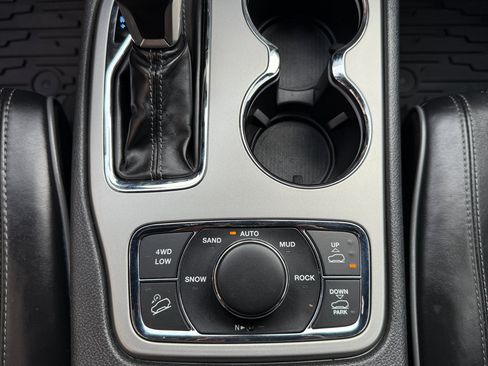 Used 2020 Jeep Grand Cherokee Overland image 20