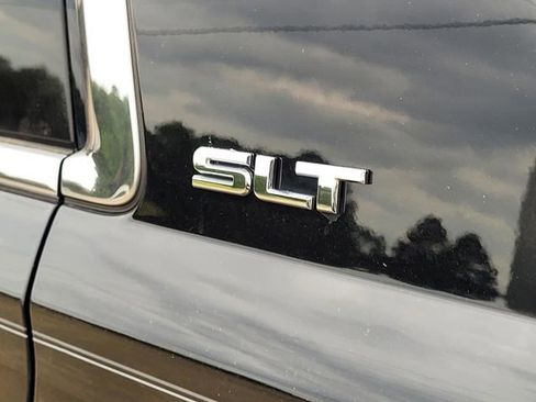 Used 2016 GMC Yukon SLT w/ Open Road Package AWD/4WD image 9