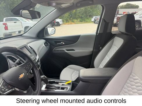 Used 2021 Chevrolet Equinox LS w/ LS Convenience Package AWD/4WD image 17