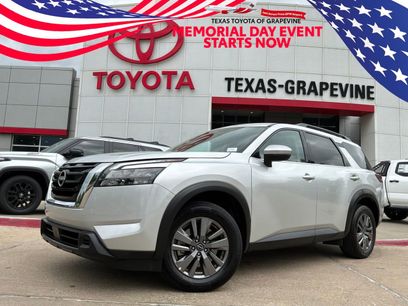 Used 2025 Nissan Pathfinder SV
