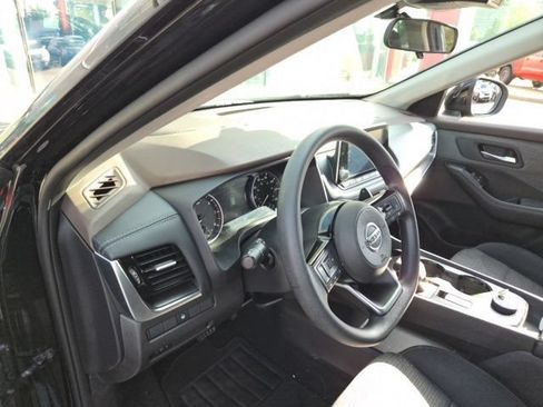 Used 2021 Nissan Rogue SV AWD/4WD image 13