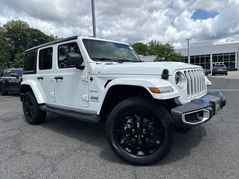 Used 2023 Jeep Wrangler Unlimited Sahara w/ Cold Weather Group AWD/4WD image 1