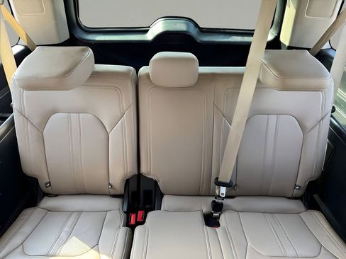 Used 2024 Ford Expedition Max Limited image 12