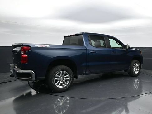 Used 2023 Chevrolet Silverado 1500 LT AWD/4WD image 2