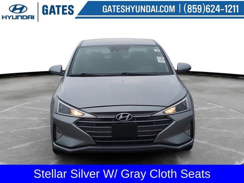 Used 2020 Hyundai Elantra SE FWD image 4