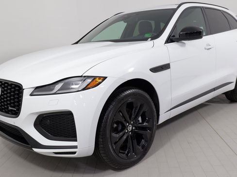 Used 2025 Jaguar F-PACE R-Dynamic S image 4