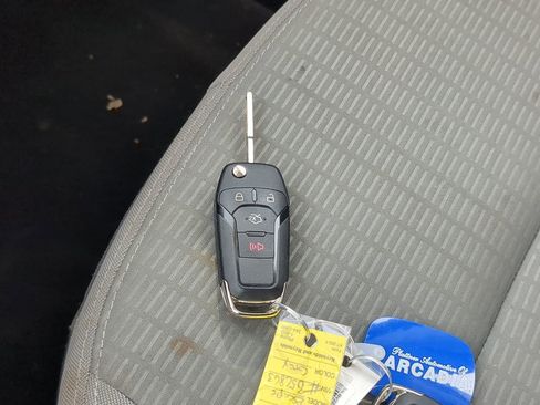 Used 2022 Ford Escape S image 26