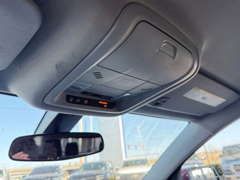 Used 2017 GMC Acadia SLE image 21