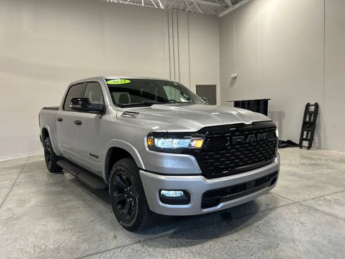 Used 2025 RAM 1500 Lone Star AWD/4WD image 4