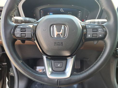 Used 2025 Honda Pilot Elite image 23