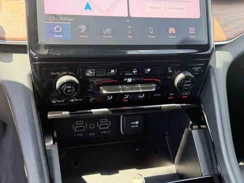 Used 2023 Jeep Grand Cherokee L Summit w/ Advanced Protech Group IV AWD/4WD image 24