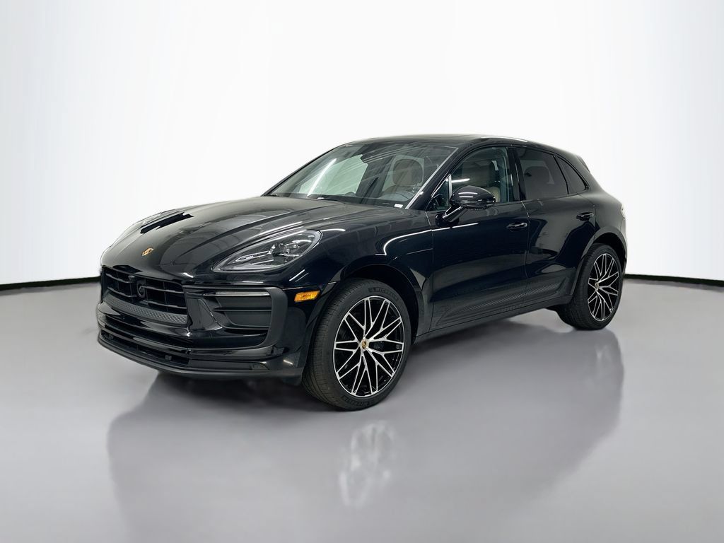 Certified 2025 Porsche Macan AWD/4WD image 1