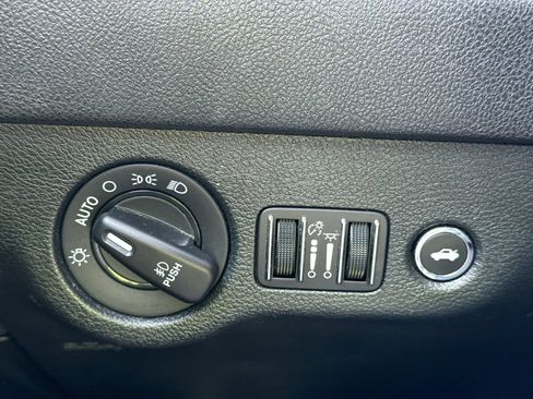 Used 2018 Dodge Charger GT AWD/4WD image 28