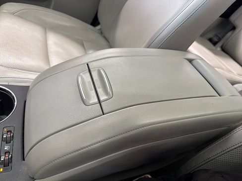 Used 2018 Toyota Highlander Limited Platinum image 32