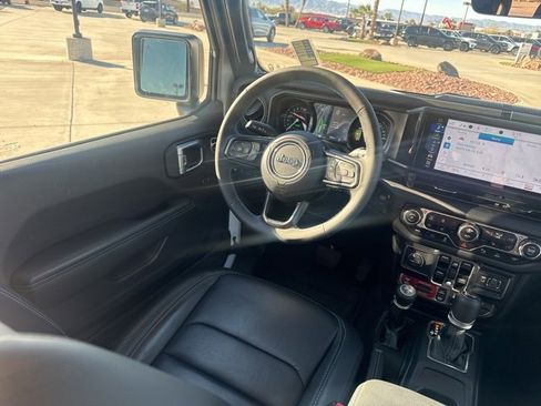 Used 2024 Jeep Wrangler Unlimited Rubicon 4xe image 17
