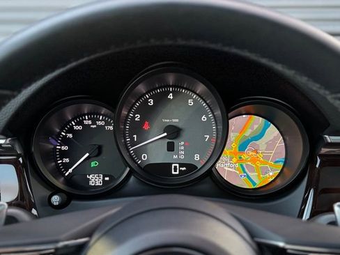 Certified 2025 Porsche Macan S image 23