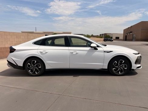 Used 2025 Hyundai Sonata SEL FWD image 5