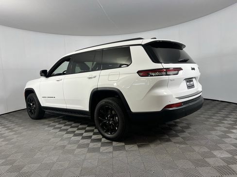 Certified 2024 Jeep Grand Cherokee L Altitude image 9