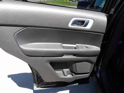 Used 2015 Ford Explorer Limited w/ Equipment Group 301A AWD/4WD image 33
