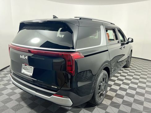 Certified 2026 Kia Carnival EX FWD image 3