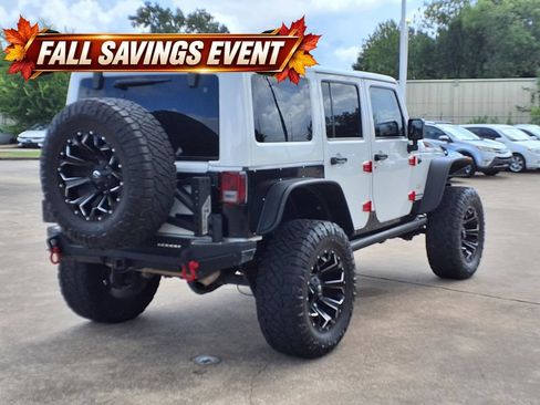 Used 2013 Jeep Wrangler Unlimited Sahara w/ Connectivity Group AWD/4WD image 4