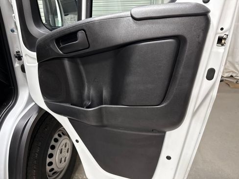 Used 2024 RAM ProMaster 2500 w/ Convenience Group FWD image 16