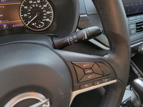 Used 2024 Nissan Altima 2.5 SV image 24