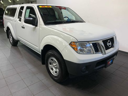 Used 2019 Nissan Frontier S image 2