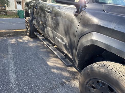 Used 2024 Toyota Tacoma 2WD Double Cab image 10