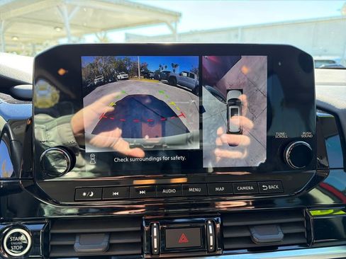 Used 2022 Nissan Pathfinder SL image 26