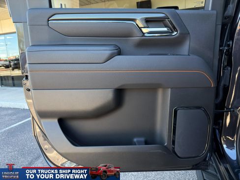 Used 2025 GMC Sierra 2500 AT4 w/ AT4 Premium Plus Package AWD/4WD image 22