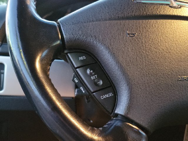 Used 2005 Ford Thunderbird RWD image 21