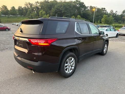 Used 2021 Chevrolet Traverse LT AWD/4WD image 9