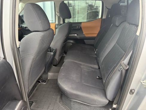 Used 2019 Toyota Tacoma SR5 image 11