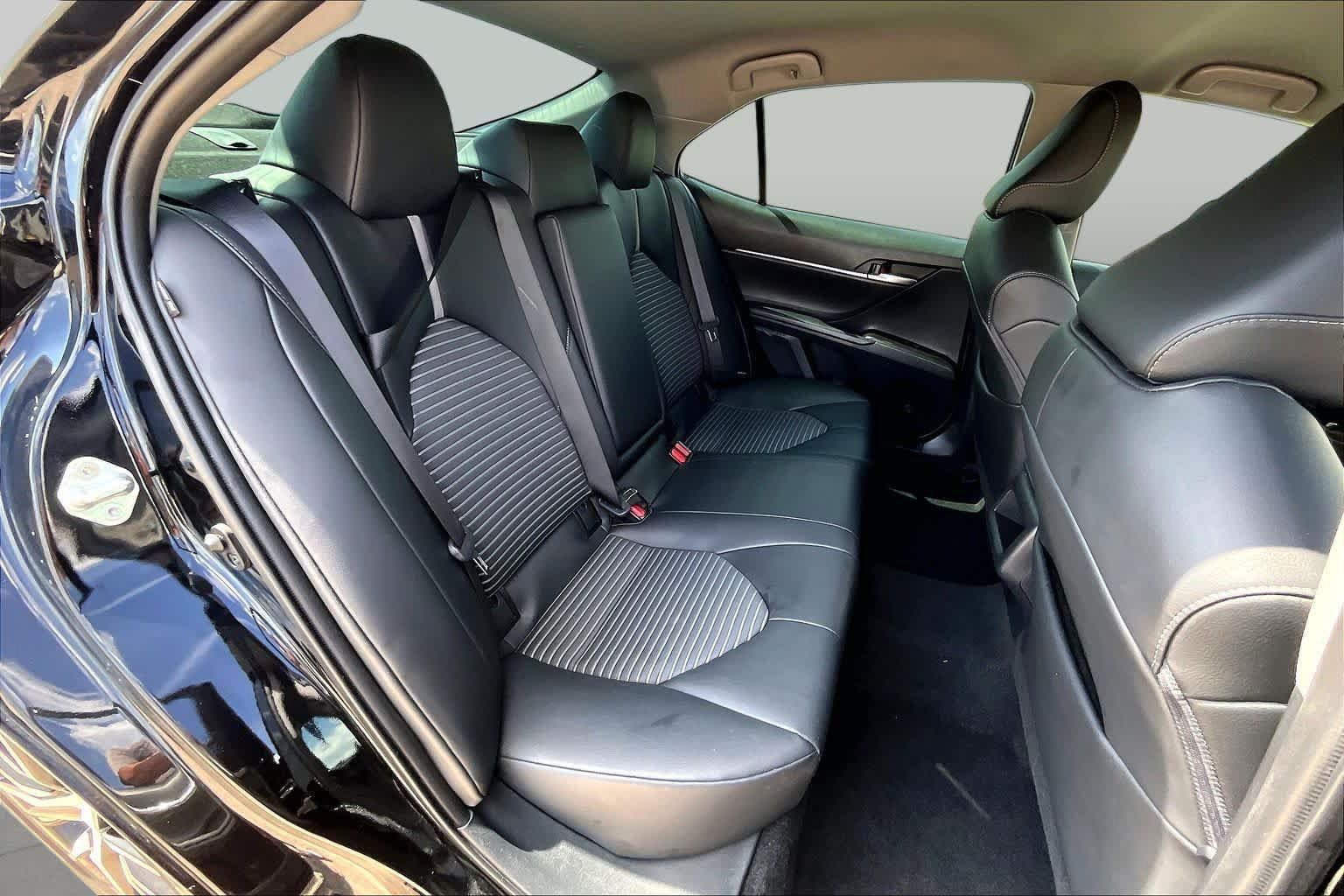 Used 2023 Toyota Camry SE FWD image 18