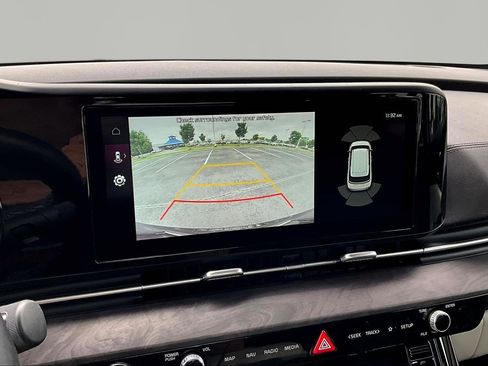 Used 2024 Kia Carnival EX FWD image 14