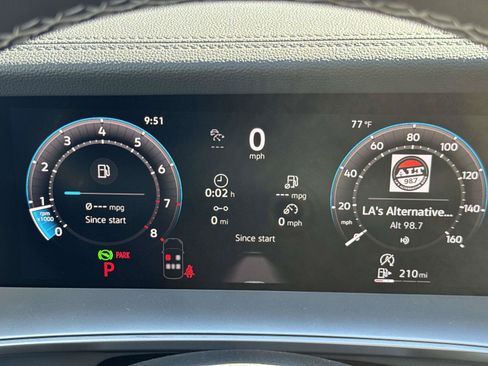 New 2026 Volkswagen Tiguan SE FWD image 20