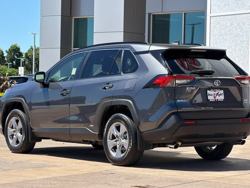 Used 2025 Toyota RAV4 XLE AWD/4WD image 6