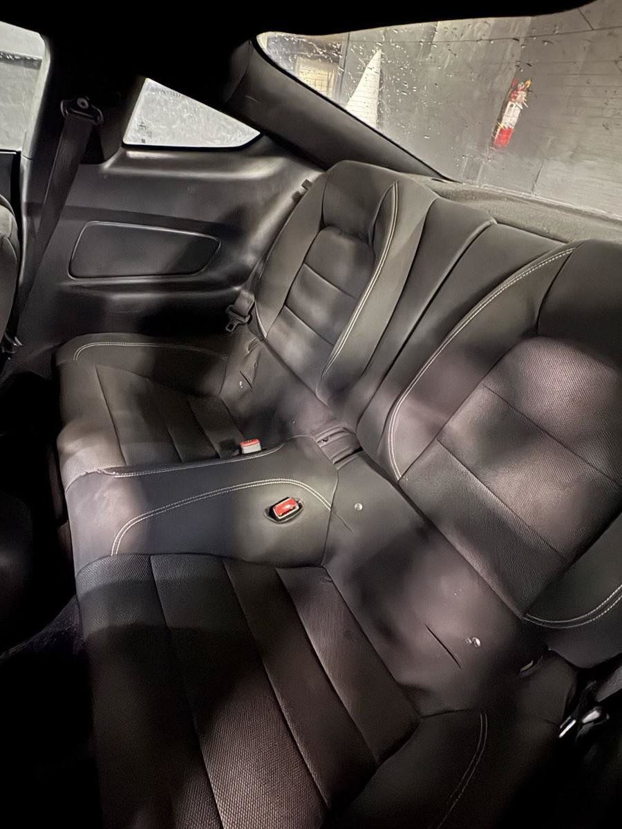 Used 2017 Ford Mustang Coupe RWD image 5