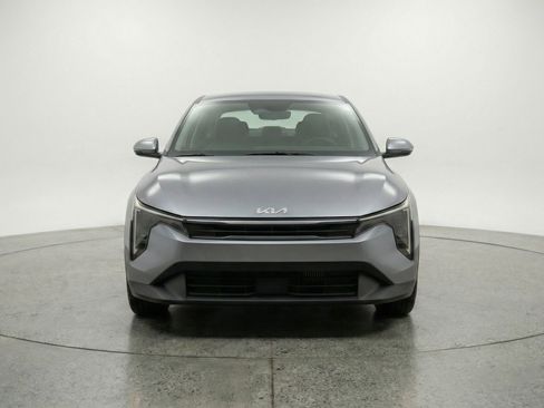 Used 2025 Kia K4 LXS image 2