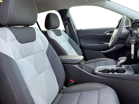 Used 2025 Chevrolet Trax LS w/ Driver Confidence Package image 15