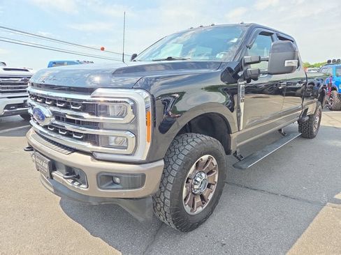 Used 2023 Ford F250 King Ranch w/ FX4 Off-Road Package AWD/4WD image 2