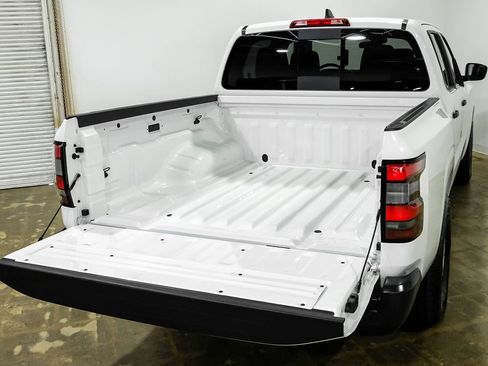 Used 2025 Nissan Frontier S image 43