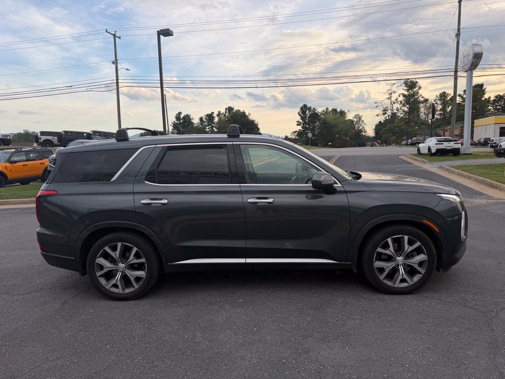 Used 2022 Hyundai Palisade Limited w/ Winter Package FWD image 6