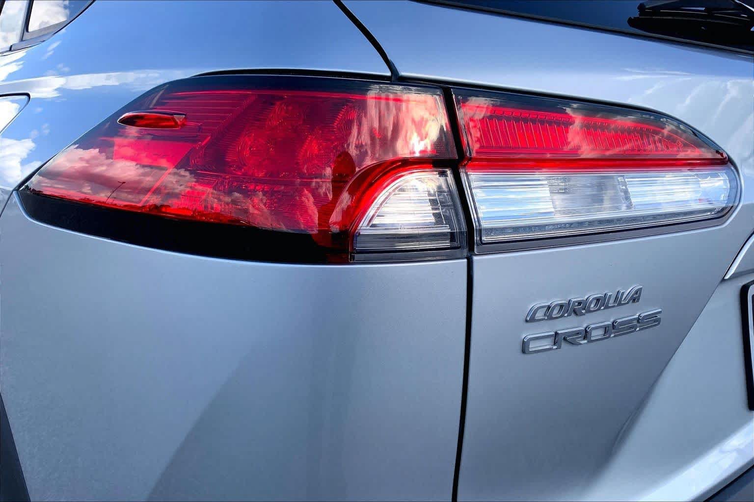 Used 2024 Toyota Corolla Cross LE FWD image 28