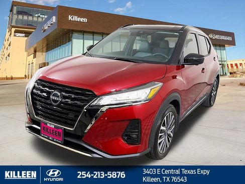 Used 2023 Nissan Kicks SR w/ SR Premium Package image 3