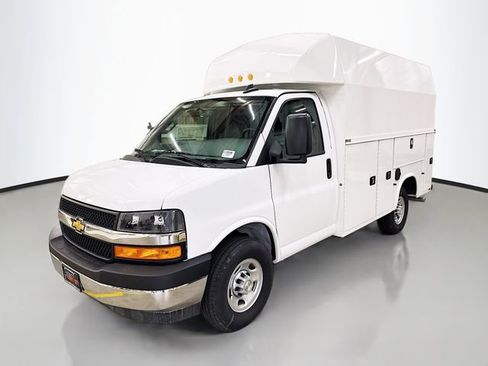 New 2025 Chevrolet Express 3500 w/ Power Convenience Package image 4