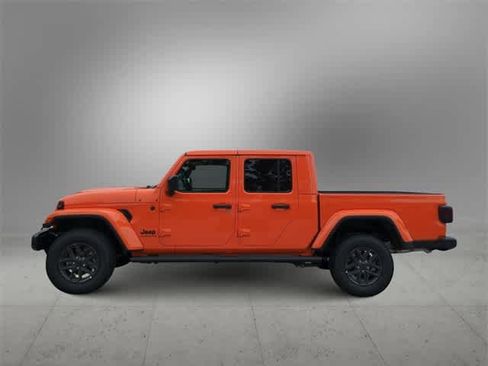 New 2025 Jeep Gladiator Sport image 5