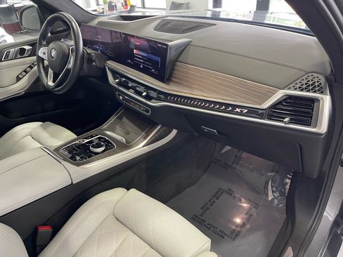Used 2023 BMW X7 xDrive40i w/ Executive Package AWD/4WD image 44